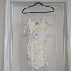 Princess Polly white flowered mini